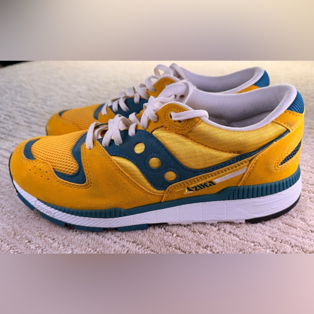 Like New Saucony Azura Sneaker - Picture 3 of 16